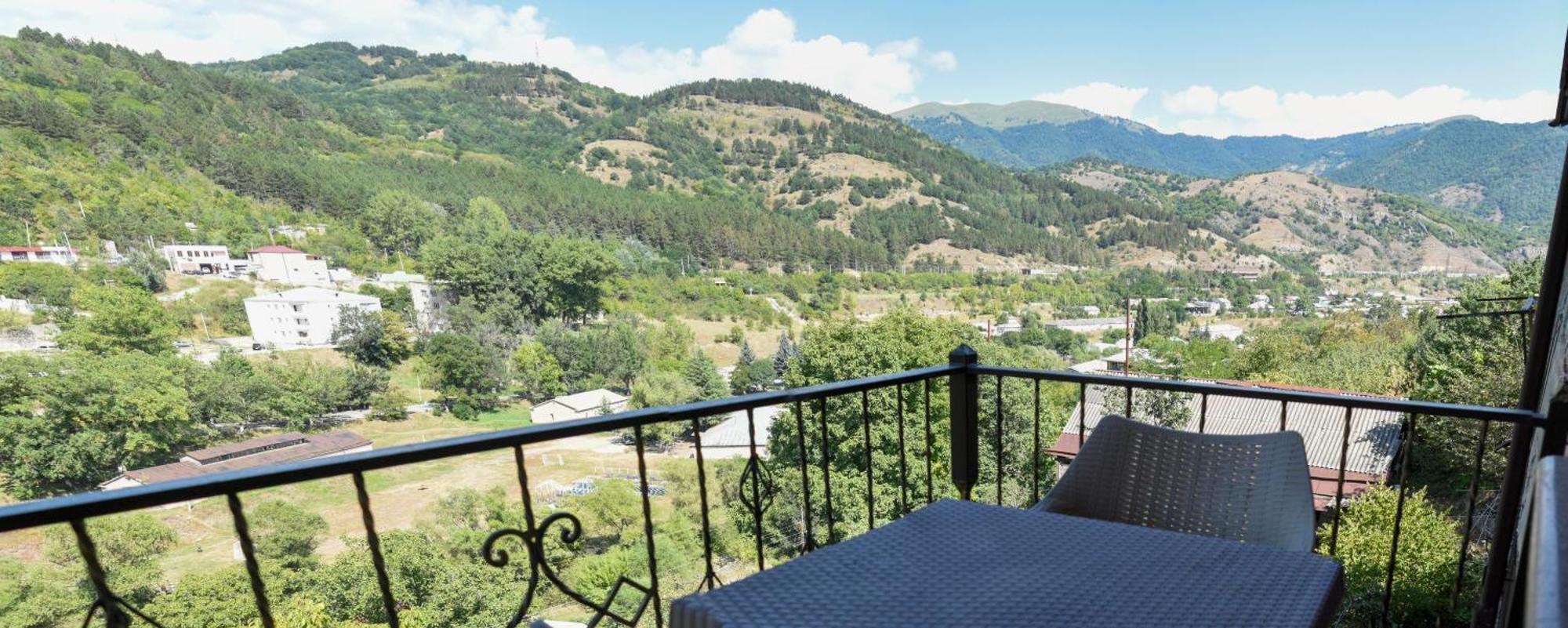 Dom Adonis Hotell Dilijan Eksteriør bilde
